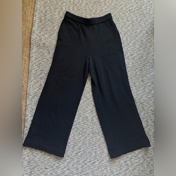 St. John Collection Cropped Knit Pant - Picture 2 of 4